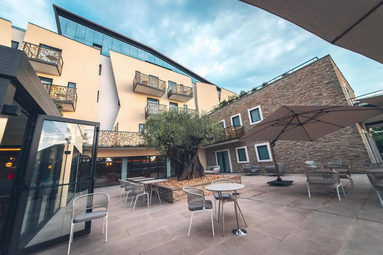 ****  Hotel Ilot Du Golf BW Premier Collection Mandelieu Francia