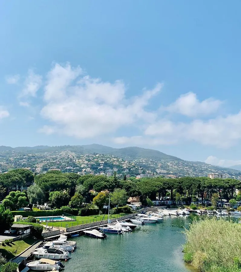 ****  Hotel Ilot Du Golf BW Premier Collection Mandelieu Francia