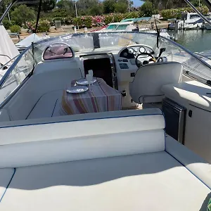 hebergement-insolite-sur-un-bateau-a-quai.fr-provencehotel.com/