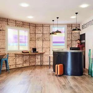 Ibis Styles Rooftop & 3*, Hyères Francia
