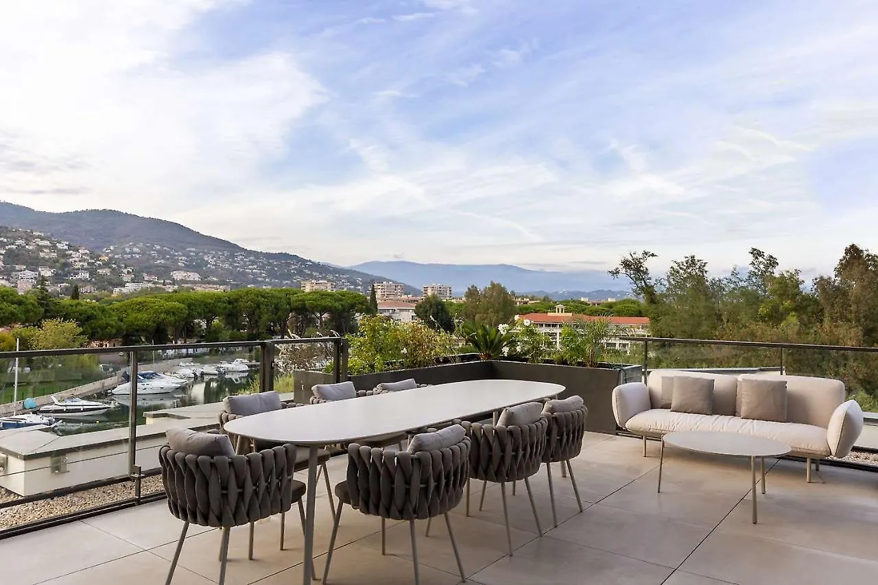 Ilot Du Golf BW Premier Collection Hotel Mandelieu-la-Napoule 4*,